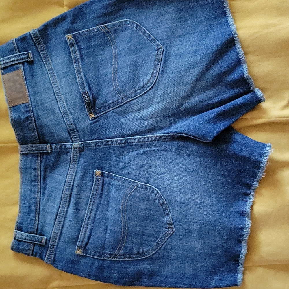 Short - Picture 2 of 2